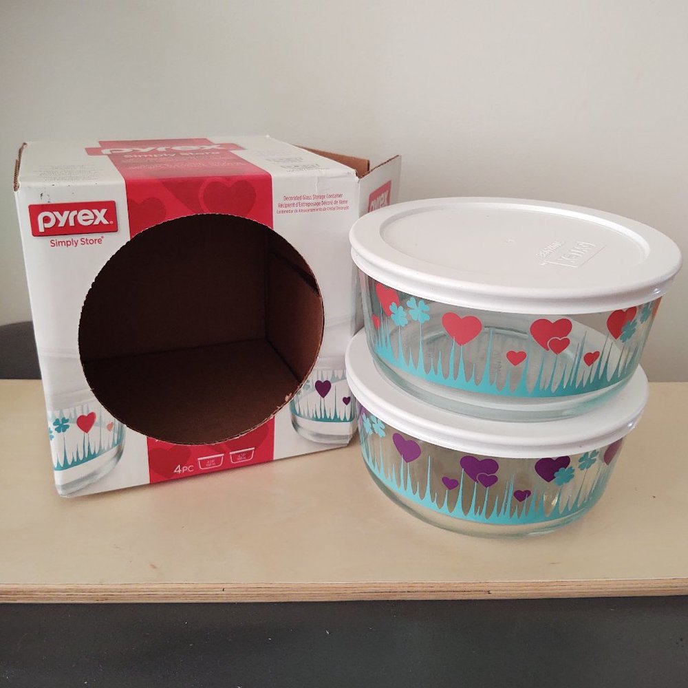 Pyrex Lucky In Love Storage Containers